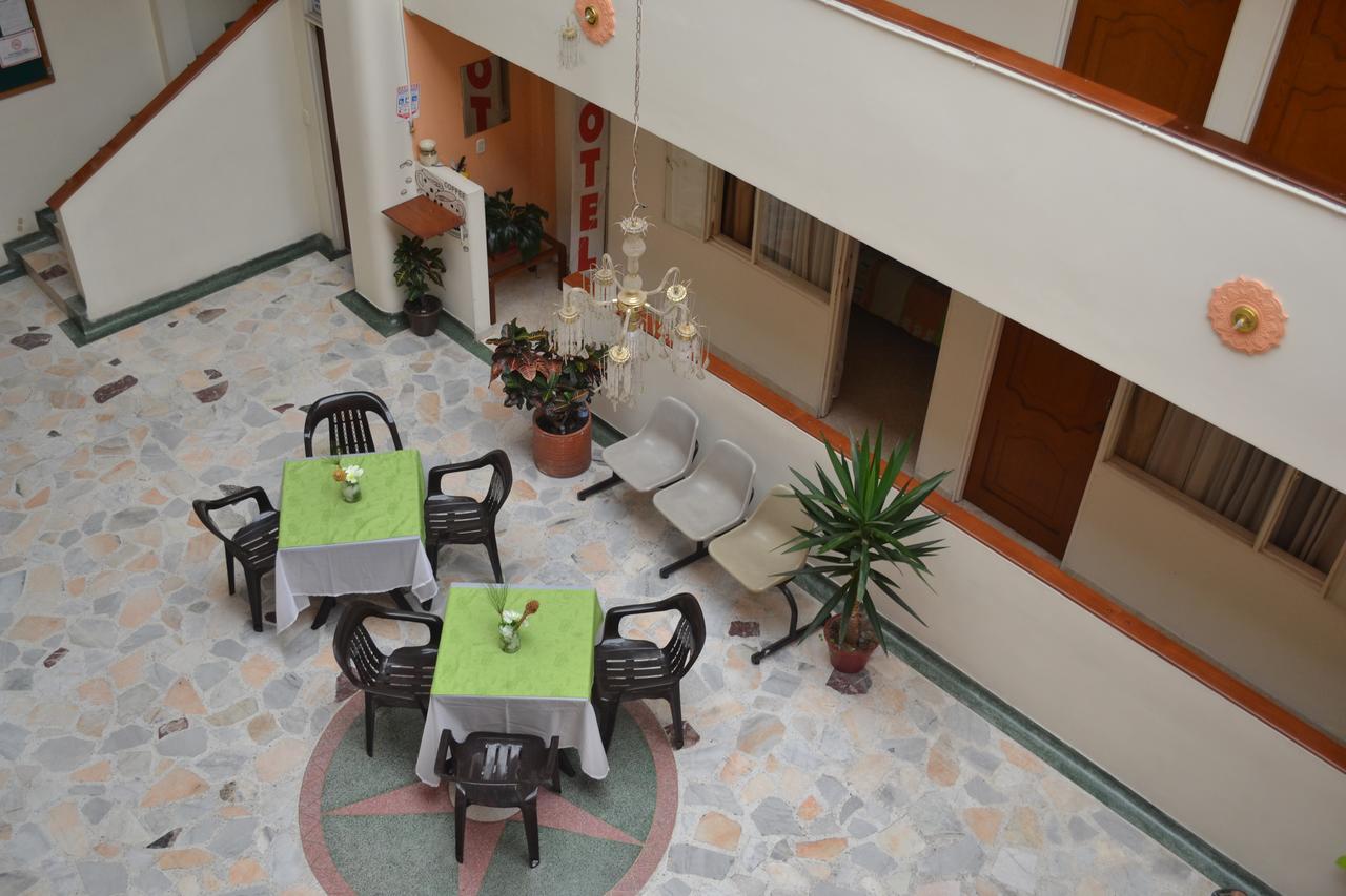 Hotel Dorado Real Фусагасуга Экстерьер фото