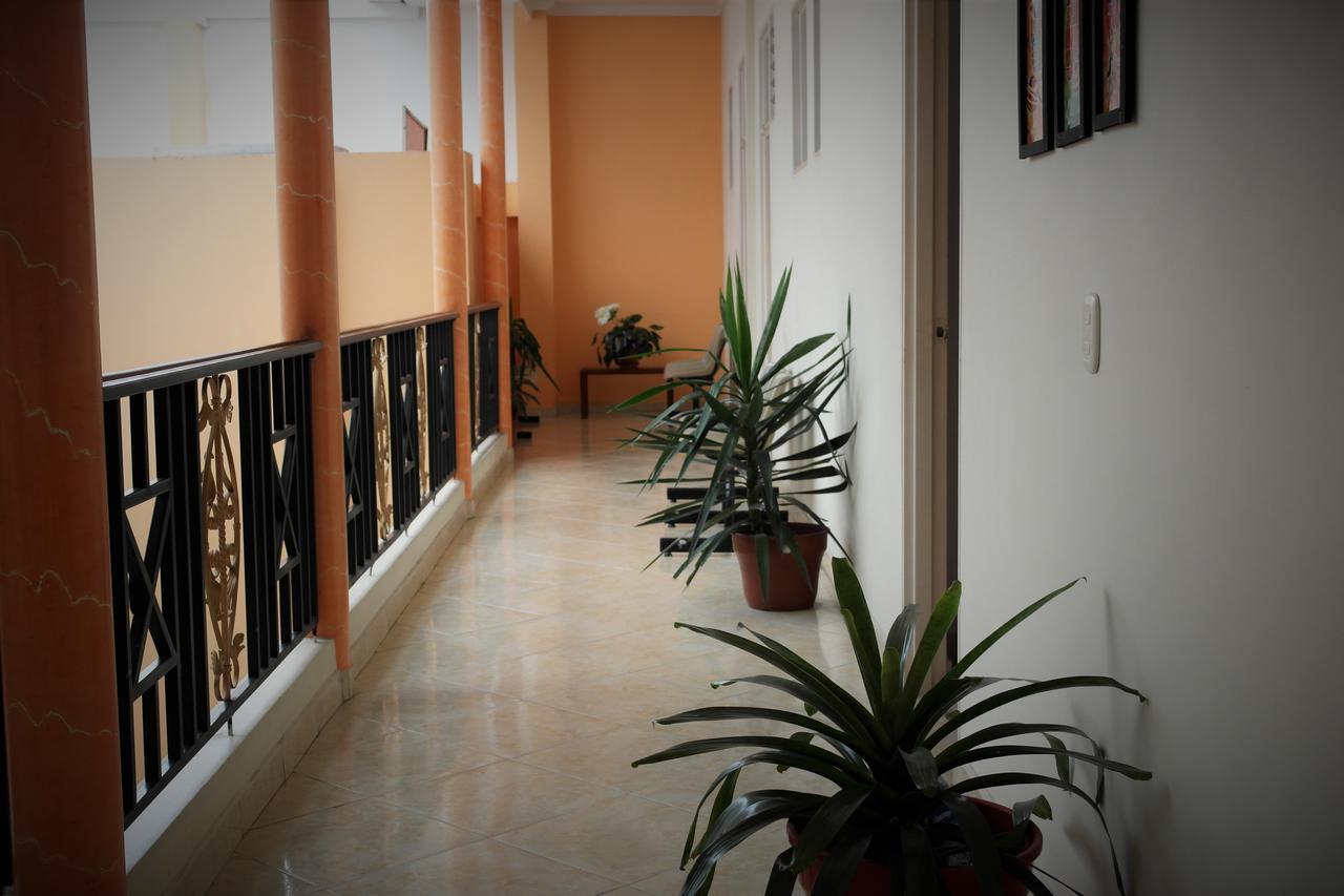 Hotel Dorado Real Фусагасуга Экстерьер фото