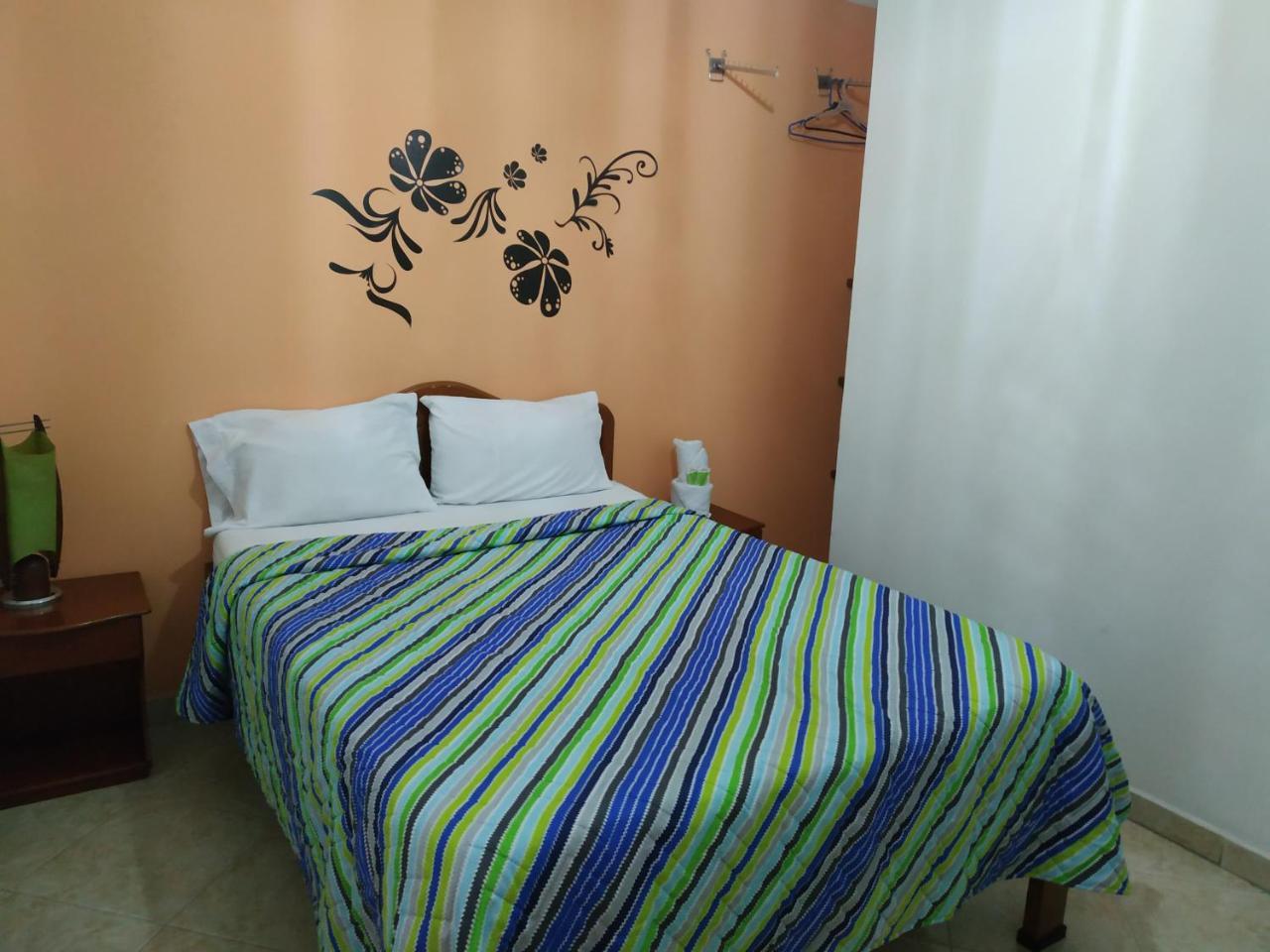 Hotel Dorado Real Фусагасуга Экстерьер фото