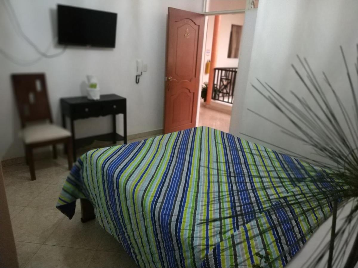 Hotel Dorado Real Фусагасуга Экстерьер фото
